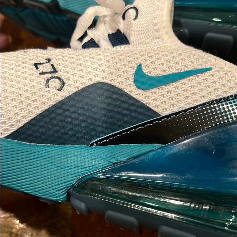 🎉Host Pick🎉 Nike men’s Air Max 270 in teal - Picture 6 of 10